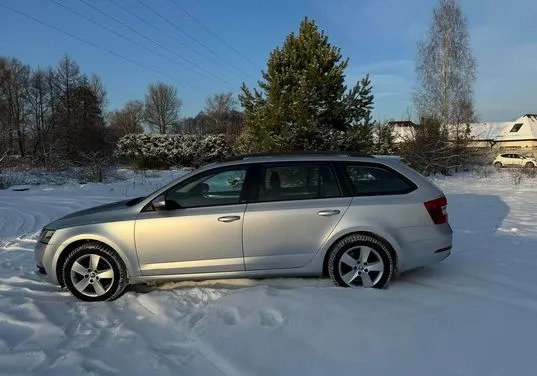 Skoda Octavia cena 56900 przebieg: 198000, rok produkcji 2018 z Myszków małe 79